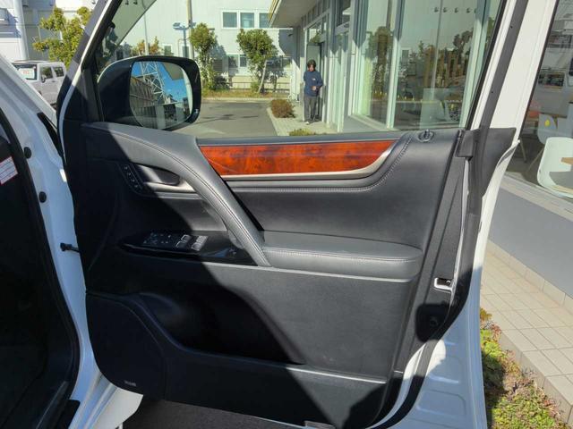 LX LX570 ユーザー買取/禁煙/サンルーフ/マークレビンソン/360度カメラ/プリクラッシュ/レーンキープ/黒革電動シート/LEDヘッド/パワーバック/Bluetooth/シートヒーター&クーラー/ETC2.0(31枚目)
