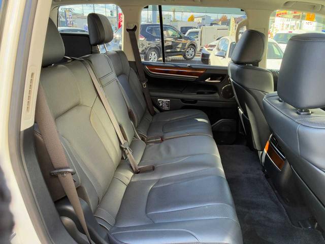 LX LX570 ユーザー買取/禁煙/サンルーフ/マークレビンソン/360度カメラ/プリクラッシュ/レーンキープ/黒革電動シート/LEDヘッド/パワーバック/Bluetooth/シートヒーター&クーラー/ETC2.0(32枚目)