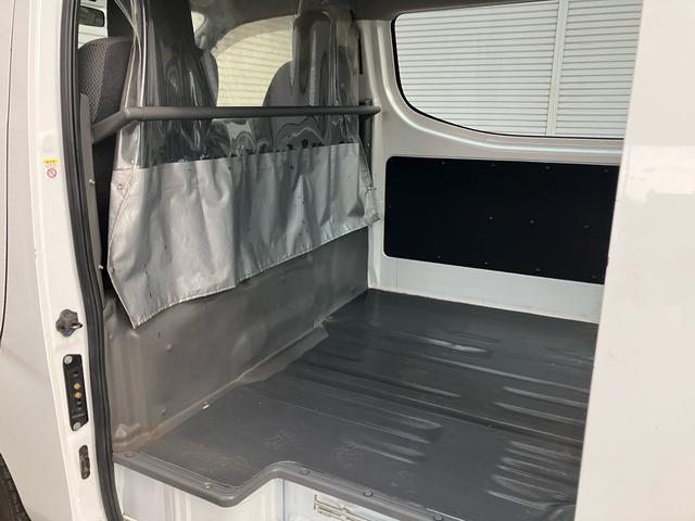 ＮＶ３５０キャラバンバン ロングＤＸ　エアコン　パワステ　パワーウィンドウ　エアバック（32枚目）