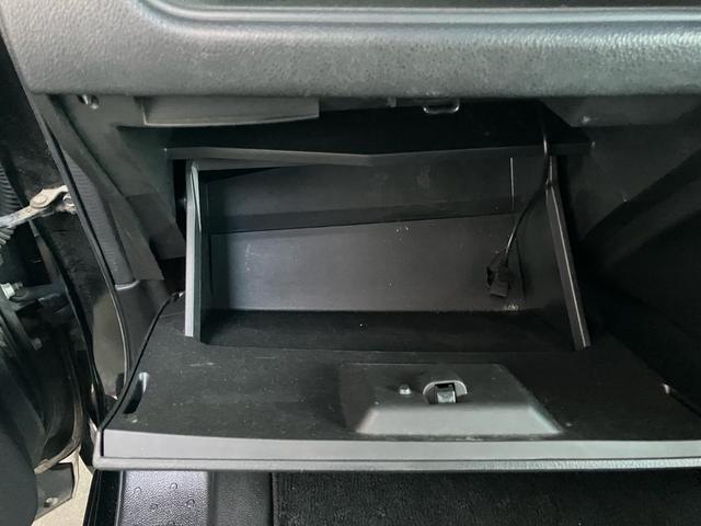 セレナ ハイウェイスター Sエディション エアコン パワステ ナビ付 オートライト 3列シート(32枚目)