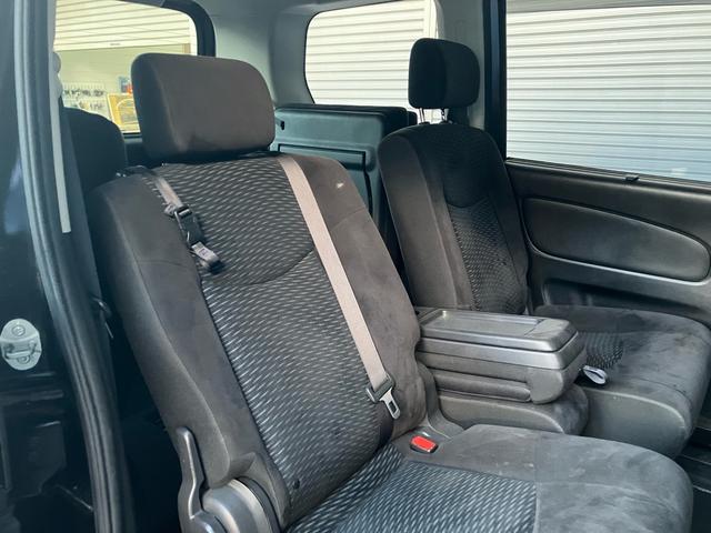 セレナ ハイウェイスター Sエディション エアコン パワステ ナビ付 オートライト 3列シート(33枚目)