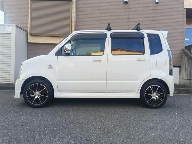 ワゴンＲ ＦＸ　マニュアル／４ＷＤ／ＳＵＺＵＫＩスポーツフルエアロ／キーレス／ＥＴＣ／ナビＴＶ／メッキ電動格納ミラー／フォグ／シートヒーター／アルミペダル／社外シフトノブ／社外アルミ／ドアバイザー／リアフィルム（8枚目）
