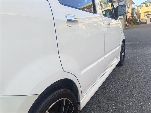 ワゴンＲ ＦＸ　マニュアル／４ＷＤ／ＳＵＺＵＫＩスポーツフルエアロ／キーレス／ＥＴＣ／ナビＴＶ／メッキ電動格納ミラー／フォグ／シートヒーター／アルミペダル／社外シフトノブ／社外アルミ／ドアバイザー／リアフィルム（15枚目）