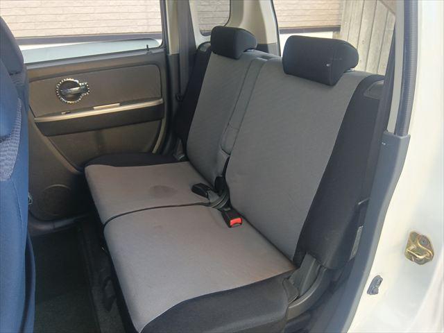 ワゴンＲ ＦＸ　マニュアル／４ＷＤ／ＳＵＺＵＫＩスポーツフルエアロ／キーレス／ＥＴＣ／ナビＴＶ／メッキ電動格納ミラー／フォグ／シートヒーター／アルミペダル／社外シフトノブ／社外アルミ／ドアバイザー／リアフィルム（19枚目）