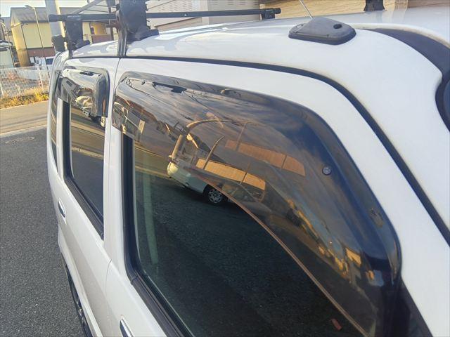 ワゴンＲ ＦＸ　マニュアル／４ＷＤ／ＳＵＺＵＫＩスポーツフルエアロ／キーレス／ＥＴＣ／ナビＴＶ／メッキ電動格納ミラー／フォグ／シートヒーター／アルミペダル／社外シフトノブ／社外アルミ／ドアバイザー／リアフィルム（31枚目）