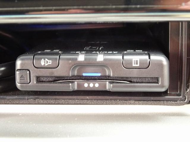 ＮＶ２００バネットワゴン キャンピングカー　ナッツＲＶ　キャネル　バンコン　ＤＣ冷蔵庫　べバスト製ＦＦヒーター　ツインサブ　走行充電（Ｃ－ＴＥＫ）　外部充電　インバーター４００Ｗ　サイクルキャリア　ＡＣコンセント４口　ＤＣソケット３口　ポップアップルーフ（15枚目）