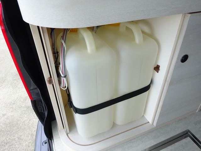 ハイエースバン キャンピングカー ケイワークス オーロラスタークルーズSL バンコン シンク エバスペヒャー製FFヒーター シングルサブ 1500Wインバーター フレキシブルソーラー サイドオーニング 電子レンジ 給排水19L フリップダウンモニター ポップアップ TSS(13枚目)