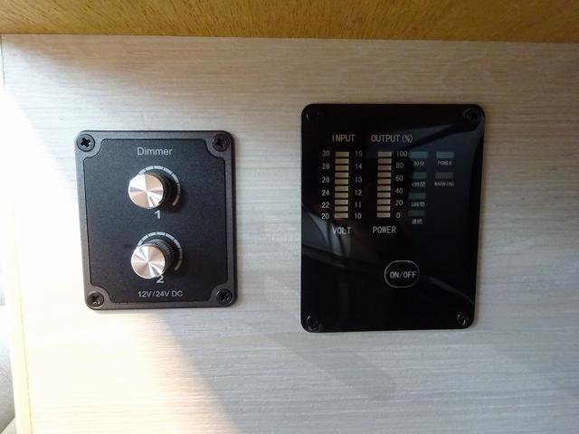 ハイエースバン キャンピングカー ケイワークス オーロラスタークルーズSL バンコン シンク エバスペヒャー製FFヒーター シングルサブ 1500Wインバーター フレキシブルソーラー サイドオーニング 電子レンジ 給排水19L フリップダウンモニター ポップアップ TSS(16枚目)