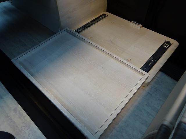 ハイエースバン キャンピングカー ケイワークス オーロラスタークルーズSL バンコン シンク エバスペヒャー製FFヒーター シングルサブ 1500Wインバーター フレキシブルソーラー サイドオーニング 電子レンジ 給排水19L フリップダウンモニター ポップアップ TSS(28枚目)