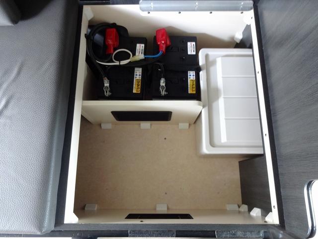 ハイエースワゴン キャンピングカー リンエイ バカンチェスプライベート バンコン シンク DC冷蔵庫 べバストFFヒーター ツインサブバッテリー 走行充電 インバーター2000W ソーラーパネル 電子レンジ 走行時リアクーラー・リアヒーター 給排水タンク 液晶テレビ(16枚目)