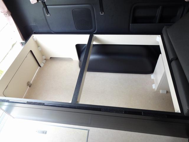 ハイエースワゴン キャンピングカー リンエイ バカンチェスプライベート バンコン シンク DC冷蔵庫 べバストFFヒーター ツインサブバッテリー 走行充電 インバーター2000W ソーラーパネル 電子レンジ 走行時リアクーラー・リアヒーター 給排水タンク 液晶テレビ(18枚目)