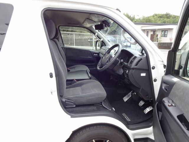 ハイエースワゴン キャンピングカー リンエイ バカンチェスプライベート バンコン シンク DC冷蔵庫 べバストFFヒーター ツインサブバッテリー 走行充電 インバーター2000W ソーラーパネル 電子レンジ 走行時リアクーラー・リアヒーター 給排水タンク 液晶テレビ(39枚目)