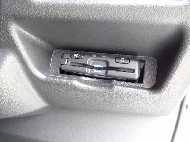 ハイエースワゴン キャンピングカー リンエイ バカンチェスプライベート バンコン シンク DC冷蔵庫 べバストFFヒーター ツインサブバッテリー 走行充電 インバーター2000W ソーラーパネル 電子レンジ 走行時リアクーラー・リアヒーター 給排水タンク 液晶テレビ(57枚目)