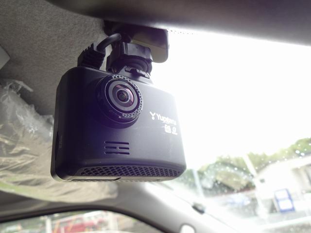 ハイエースワゴン キャンピングカー リンエイ バカンチェスプライベート バンコン シンク DC冷蔵庫 べバストFFヒーター ツインサブバッテリー 走行充電 インバーター2000W ソーラーパネル 電子レンジ 走行時リアクーラー・リアヒーター 給排水タンク 液晶テレビ(58枚目)