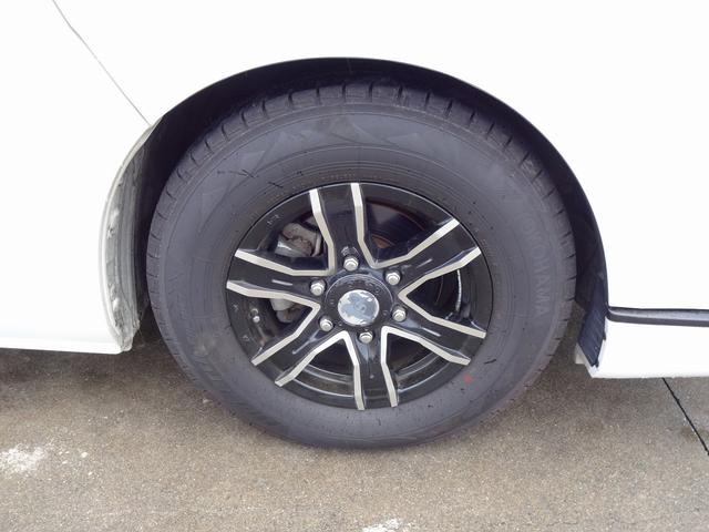 ハイエースワゴン キャンピングカー リンエイ バカンチェスプライベート バンコン シンク DC冷蔵庫 べバストFFヒーター ツインサブバッテリー 走行充電 インバーター2000W ソーラーパネル 電子レンジ 走行時リアクーラー・リアヒーター 給排水タンク 液晶テレビ(72枚目)