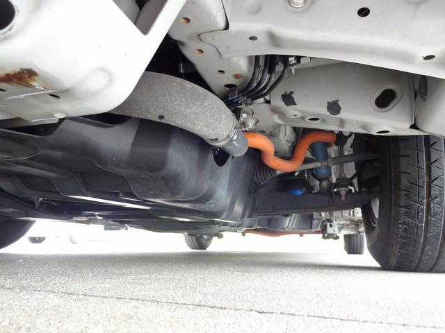 ハイエースワゴン キャンピングカー リンエイ バカンチェスプライベート バンコン シンク DC冷蔵庫 べバストFFヒーター ツインサブバッテリー 走行充電 インバーター2000W ソーラーパネル 電子レンジ 走行時リアクーラー・リアヒーター 給排水タンク 液晶テレビ(75枚目)