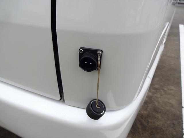 ハイエースワゴン キャンピングカー リンエイ バカンチェスプライベート バンコン シンク DC冷蔵庫 べバストFFヒーター ツインサブバッテリー 走行充電 インバーター2000W ソーラーパネル 電子レンジ 走行時リアクーラー・リアヒーター 給排水タンク 液晶テレビ(80枚目)