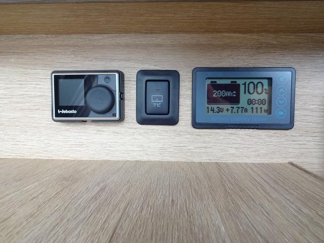 ハイエースワゴン キャンピングカー FOCS FIKA オーダー受付中 バンコン シンク コンロ シングルサブ べバストFFヒーター クールスター 強化バッテリーセット パノラミックビュー デジタルインナーミラー フリップダウンモニター LEDヘッドライト 専用コンソール(8枚目)