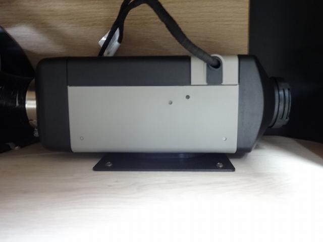 ハイエースワゴン キャンピングカー FOCS FIKA オーダー受付中 バンコン シンク コンロ シングルサブ べバストFFヒーター クールスター 強化バッテリーセット パノラミックビュー デジタルインナーミラー フリップダウンモニター LEDヘッドライト 専用コンソール(24枚目)