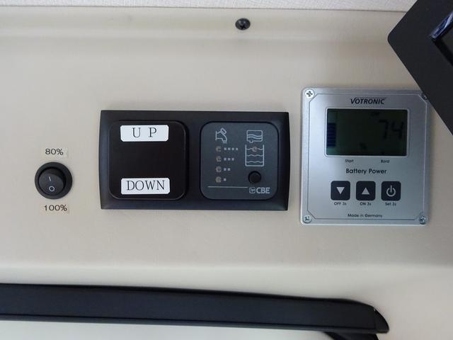 デュカト ナッツＲＶ　フォルトナ　タイプＭ　エボライト　シンク　ＤＣ冷蔵庫　エバスペヒャー製ＦＦヒーター　リチウム４００Ａｈ　インバーター１５００Ｗ　温水ボイラー（カセットガス）　家庭用ＡＣ　後席ＴＶ　給排水タンク　サイドオーニング　電動ステップ（15枚目）