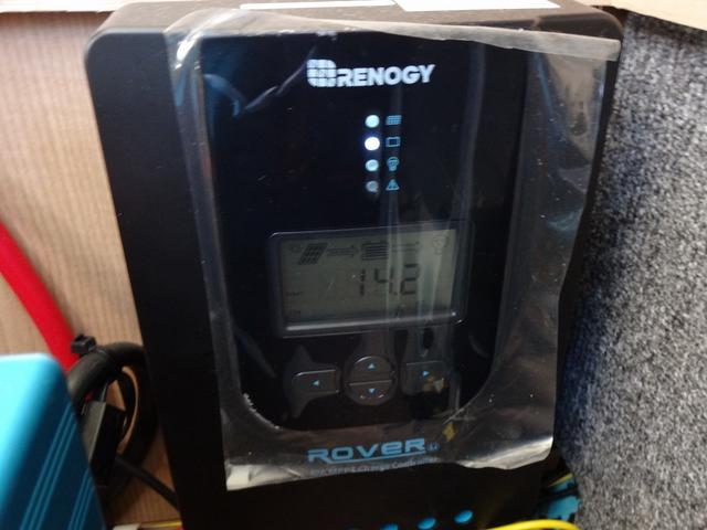 カムロード キャンピングカー バンテック コルドリーブス キャブコン シンク コンロ DC冷蔵庫 べバスト製FFヒーター リチウム500Ah 内部電源 外部充電 インバーター1500W フレキシブルソーラー4枚 家庭用エアコン 液晶テレビ マックスファン(15枚目)