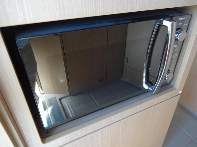 カムロード キャンピングカー バンテック コルドリーブス キャブコン シンク コンロ DC冷蔵庫 べバスト製FFヒーター リチウム500Ah 内部電源 外部充電 インバーター1500W フレキシブルソーラー4枚 家庭用エアコン 液晶テレビ マックスファン(30枚目)