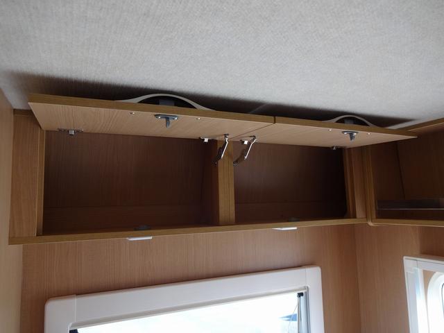 カムロード キャンピングカー バンテック コルドリーブス キャブコン シンク コンロ DC冷蔵庫 べバスト製FFヒーター リチウム500Ah 内部電源 外部充電 インバーター1500W フレキシブルソーラー4枚 家庭用エアコン 液晶テレビ マックスファン(39枚目)