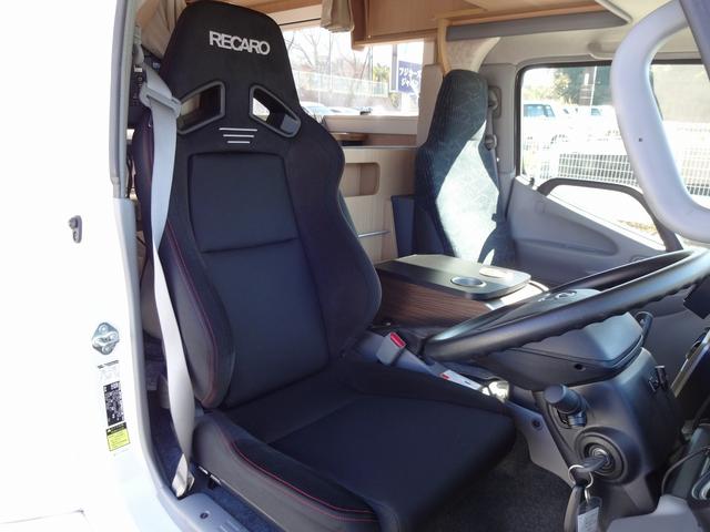 カムロード キャンピングカー バンテック コルドリーブス キャブコン シンク コンロ DC冷蔵庫 べバスト製FFヒーター リチウム500Ah 内部電源 外部充電 インバーター1500W フレキシブルソーラー4枚 家庭用エアコン 液晶テレビ マックスファン(44枚目)