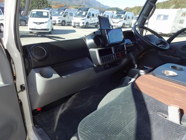 カムロード キャンピングカー バンテック コルドリーブス キャブコン シンク コンロ DC冷蔵庫 べバスト製FFヒーター リチウム500Ah 内部電源 外部充電 インバーター1500W フレキシブルソーラー4枚 家庭用エアコン 液晶テレビ マックスファン(45枚目)