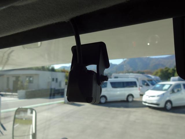 カムロード キャンピングカー バンテック コルドリーブス キャブコン シンク コンロ DC冷蔵庫 べバスト製FFヒーター リチウム500Ah 内部電源 外部充電 インバーター1500W フレキシブルソーラー4枚 家庭用エアコン 液晶テレビ マックスファン(53枚目)