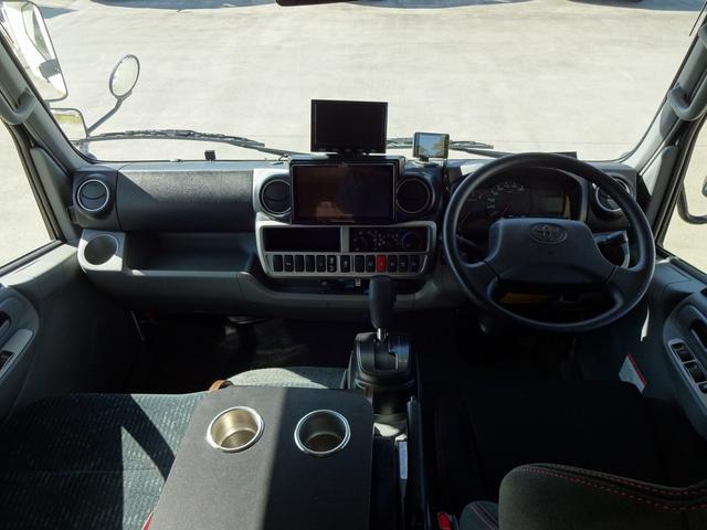 カムロード キャンピングカー バンテック コルドリーブス キャブコン シンク コンロ DC冷蔵庫 べバスト製FFヒーター リチウム500Ah 内部電源 外部充電 インバーター1500W フレキシブルソーラー4枚 家庭用エアコン 液晶テレビ マックスファン(59枚目)