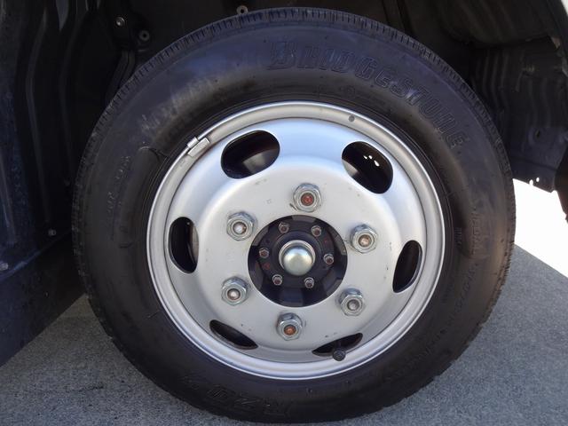 カムロード キャンピングカー バンテック コルドリーブス キャブコン シンク コンロ DC冷蔵庫 べバスト製FFヒーター リチウム500Ah 内部電源 外部充電 インバーター1500W フレキシブルソーラー4枚 家庭用エアコン 液晶テレビ マックスファン(68枚目)