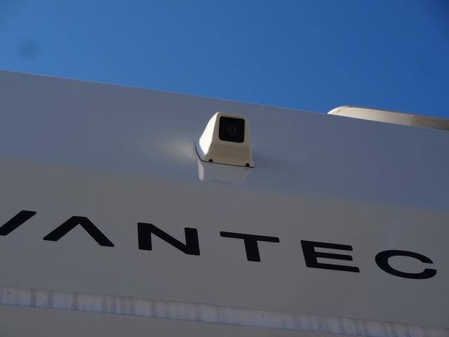 カムロード キャンピングカー バンテック コルドリーブス キャブコン シンク コンロ DC冷蔵庫 べバスト製FFヒーター リチウム500Ah 内部電源 外部充電 インバーター1500W フレキシブルソーラー4枚 家庭用エアコン 液晶テレビ マックスファン(79枚目)