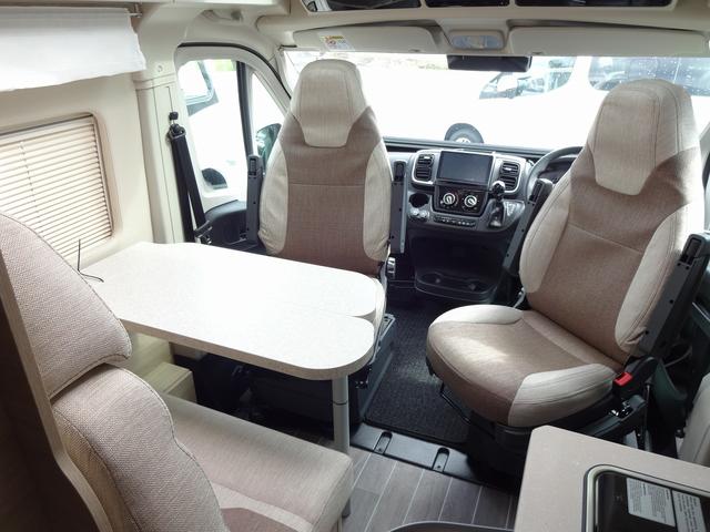デュカト キャンピングカー　ローラーチーム　リビングストーンＫ２　バンコン　シンク　コンロ　ＤＣ冷蔵庫　トルマ燃料式ＦＦヒーター＆温水ボイラー　カセットトイレ　シャワー　ＤＣエアコン　バックカメラ　電動ステップ　レミスシェード　クルーズコントロール（3枚目）