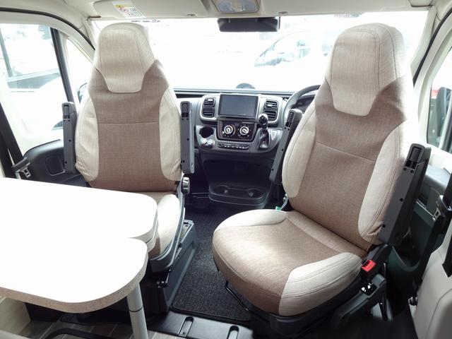 デュカト キャンピングカー　ローラーチーム　リビングストーンＫ２　バンコン　シンク　コンロ　ＤＣ冷蔵庫　トルマ燃料式ＦＦヒーター＆温水ボイラー　カセットトイレ　シャワー　ＤＣエアコン　バックカメラ　電動ステップ　レミスシェード　クルーズコントロール（4枚目）