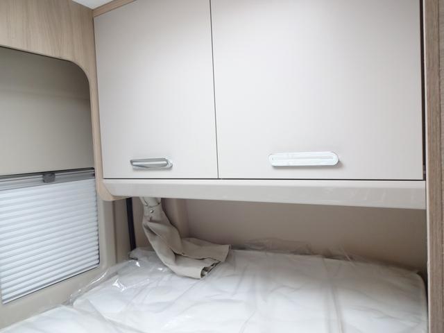 デュカト キャンピングカー　ローラーチーム　リビングストーンＫ２　バンコン　シンク　コンロ　ＤＣ冷蔵庫　トルマ燃料式ＦＦヒーター＆温水ボイラー　カセットトイレ　シャワー　ＤＣエアコン　バックカメラ　電動ステップ　レミスシェード　クルーズコントロール（36枚目）