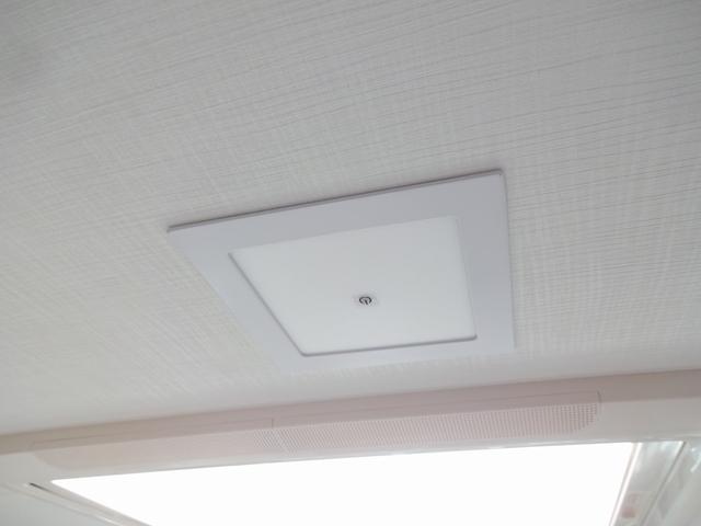 デュカト キャンピングカー　ローラーチーム　リビングストーンＫ２　バンコン　シンク　コンロ　ＤＣ冷蔵庫　トルマ燃料式ＦＦヒーター＆温水ボイラー　カセットトイレ　シャワー　ＤＣエアコン　バックカメラ　電動ステップ　レミスシェード　クルーズコントロール（39枚目）