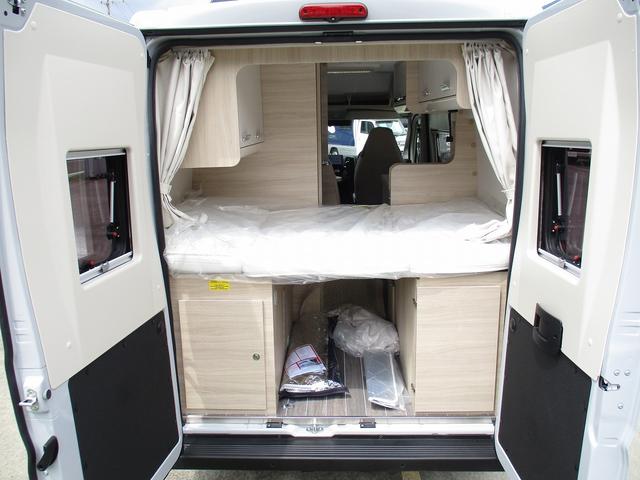 デュカト キャンピングカー　ローラーチーム　リビングストーンＫ２　バンコン　シンク　コンロ　ＤＣ冷蔵庫　トルマ燃料式ＦＦヒーター＆温水ボイラー　カセットトイレ　シャワー　ＤＣエアコン　バックカメラ　電動ステップ　レミスシェード　クルーズコントロール（69枚目）