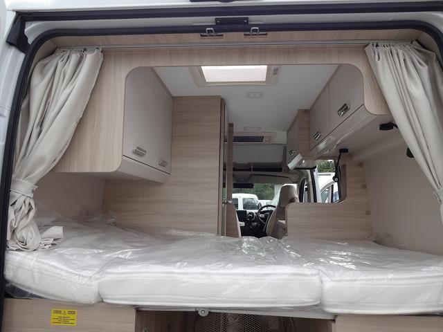 デュカト キャンピングカー　ローラーチーム　リビングストーンＫ２　バンコン　シンク　コンロ　ＤＣ冷蔵庫　給排水タンク　燃料式温水ボイラー＆ＦＦヒーター　シャワー　トイレ　電動ステップ　スカイルーフバンフロントウィンドウ　バックカメラ　レミスシェード　ＤＣエアコン（22枚目）