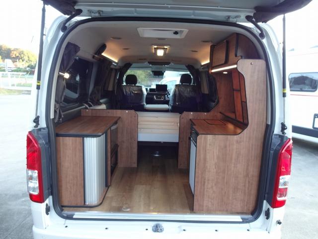 ハイエースワゴン キャンピングカー　ＦＯＣＳ　ＤＳ－Ｆ　バンコン　シンク　ＤＣ冷蔵庫　べバスト製ＦＦヒーター　シングルサブバッテリー　走行充電　外部充電　外部電源　内部電源　電子レンジ　走行時リアクーラー・リアヒーター　給排水タンク１０Ｌ　マックスファン（5枚目）