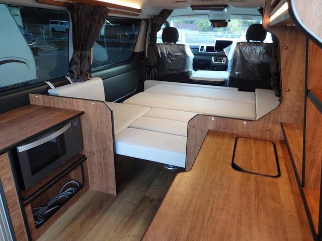 ハイエースワゴン キャンピングカー　ＦＯＣＳ　ＤＳ－Ｆ　バンコン　シンク　ＤＣ冷蔵庫　べバスト製ＦＦヒーター　シングルサブバッテリー　走行充電　外部充電　外部電源　内部電源　電子レンジ　走行時リアクーラー・リアヒーター　給排水タンク１０Ｌ　マックスファン（7枚目）