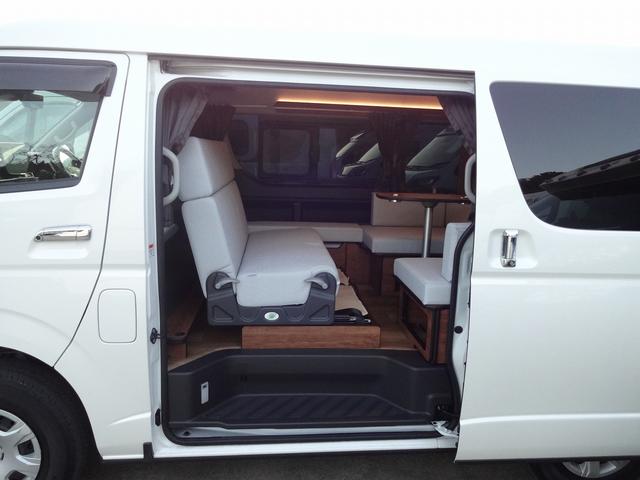 ハイエースワゴン キャンピングカー　ＦＯＣＳ　ＤＳ－Ｆ　バンコン　シンク　ＤＣ冷蔵庫　べバスト製ＦＦヒーター　シングルサブバッテリー　走行充電　外部充電　外部電源　内部電源　電子レンジ　走行時リアクーラー・リアヒーター　給排水タンク１０Ｌ　マックスファン（8枚目）