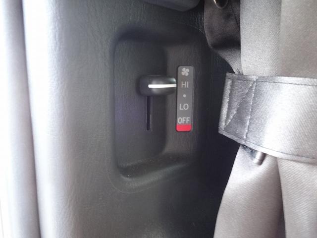 ハイエースワゴン キャンピングカー　ＦＯＣＳ　ＤＳ－Ｆ　バンコン　シンク　ＤＣ冷蔵庫　べバスト製ＦＦヒーター　シングルサブバッテリー　走行充電　外部充電　外部電源　内部電源　電子レンジ　走行時リアクーラー・リアヒーター　給排水タンク１０Ｌ　マックスファン（22枚目）