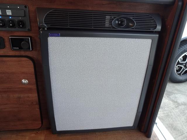 ハイエースワゴン キャンピングカー　ＦＯＣＳ　ＤＳ－Ｆ　バンコン　シンク　ＤＣ冷蔵庫　べバスト製ＦＦヒーター　シングルサブバッテリー　走行充電　外部充電　外部電源　内部電源　電子レンジ　走行時リアクーラー・リアヒーター　給排水タンク１０Ｌ　マックスファン（29枚目）