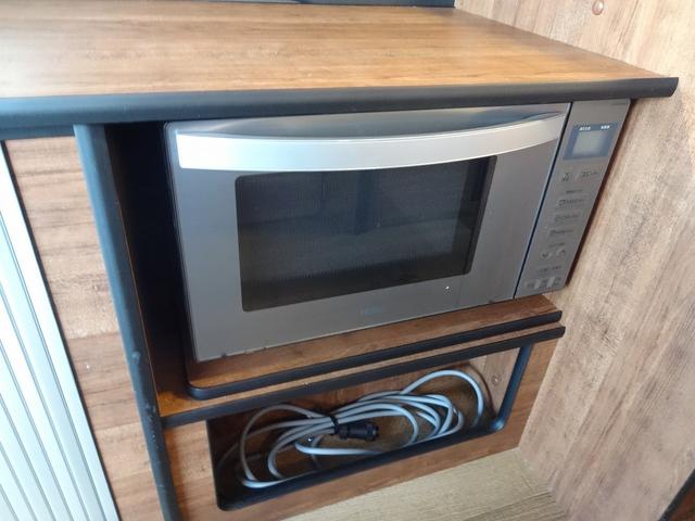 ハイエースワゴン キャンピングカー　ＦＯＣＳ　ＤＳ－Ｆ　バンコン　シンク　ＤＣ冷蔵庫　べバスト製ＦＦヒーター　シングルサブバッテリー　走行充電　外部充電　外部電源　内部電源　電子レンジ　走行時リアクーラー・リアヒーター　給排水タンク１０Ｌ　マックスファン（34枚目）