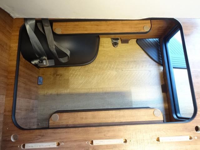 ハイエースワゴン キャンピングカー　ＦＯＣＳ　ＤＳ－Ｆ　バンコン　シンク　ＤＣ冷蔵庫　べバスト製ＦＦヒーター　シングルサブバッテリー　走行充電　外部充電　外部電源　内部電源　電子レンジ　走行時リアクーラー・リアヒーター　給排水タンク１０Ｌ　マックスファン（37枚目）