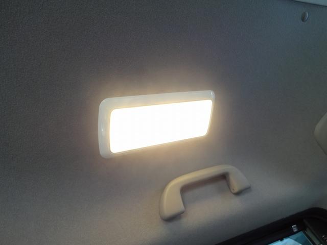 フリード＋ キャンピングカー　ホワイトハウス　フリースタイル　バンコン　エバスペヒャー製ＦＦヒーター　シングルサブバッテリー　走行充電　外部電源　外部充電　ホンダセンシング　リア両側パワースライドドア　フロントシートシートヒーター　ポップアップルーフ（17枚目）