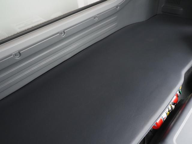 フォワード 　車検付　格納ゲート付　エアサス　フルワイド　ベッド付　アルミウイング車（20枚目）