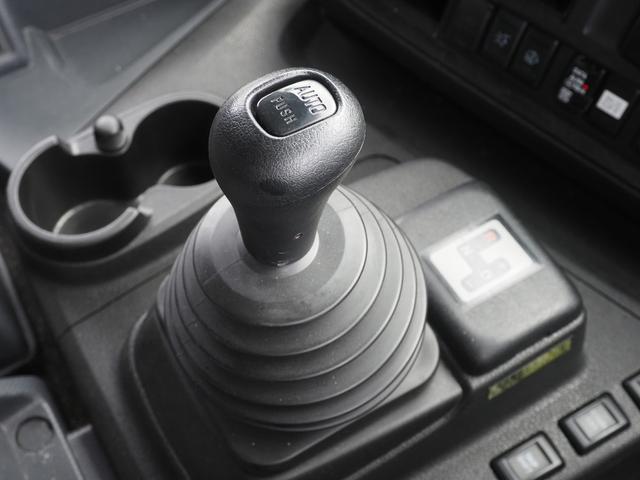 ギガ 　ハイルーフ　積載１３．６トン　４軸低床　アルミウイング（18枚目）