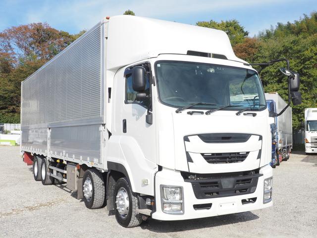 ギガ 　７速マニュアル　積載１３．７トン　アルミウイング車（5枚目）